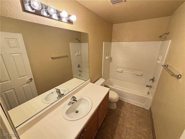 8949 Careful Canvas Avenue, Las Vegas, NV 89149