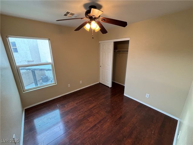 8949 Careful Canvas Avenue, Las Vegas, NV 89149