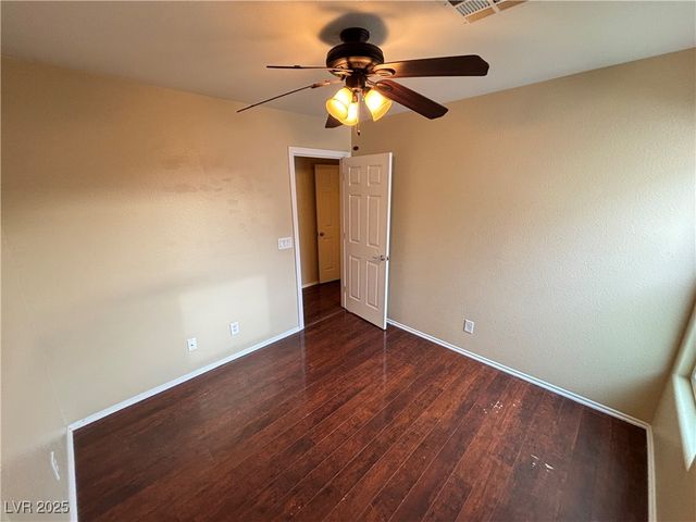 8949 Careful Canvas Avenue, Las Vegas, NV 89149