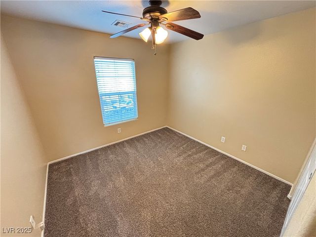 8949 Careful Canvas Avenue, Las Vegas, NV 89149