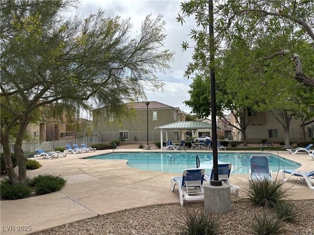 8949 Careful Canvas Avenue, Las Vegas, NV 89149