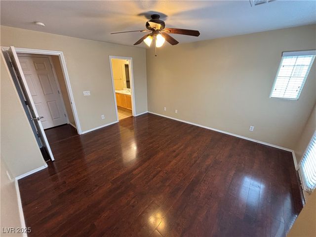 8949 Careful Canvas Avenue, Las Vegas, NV 89149