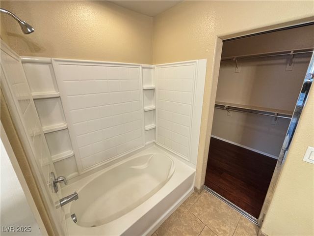 8949 Careful Canvas Avenue, Las Vegas, NV 89149