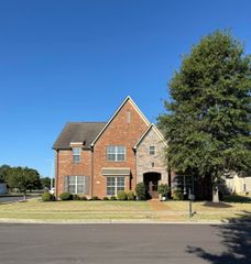 1371 RAINDROP DR, Collierville, TN 38017