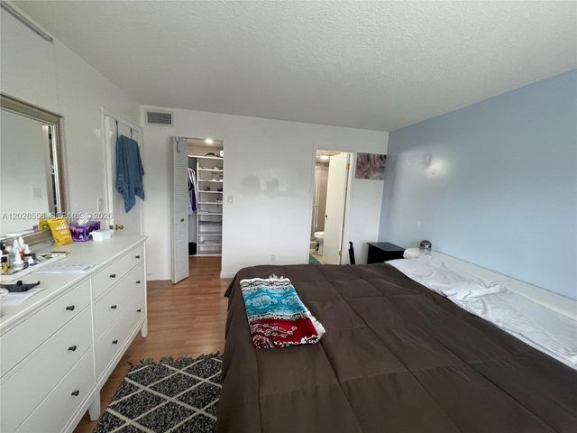 9281 Sunrise Lakes Boulevard 209, Sunrise, FL 33322