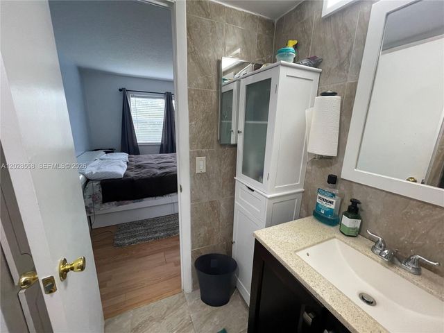 9281 Sunrise Lakes Boulevard 209, Sunrise, FL 33322