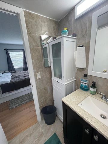 9281 Sunrise Lakes Boulevard 209, Sunrise, FL 33322