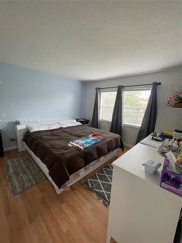 9281 Sunrise Lakes Boulevard 209, Sunrise, FL 33322