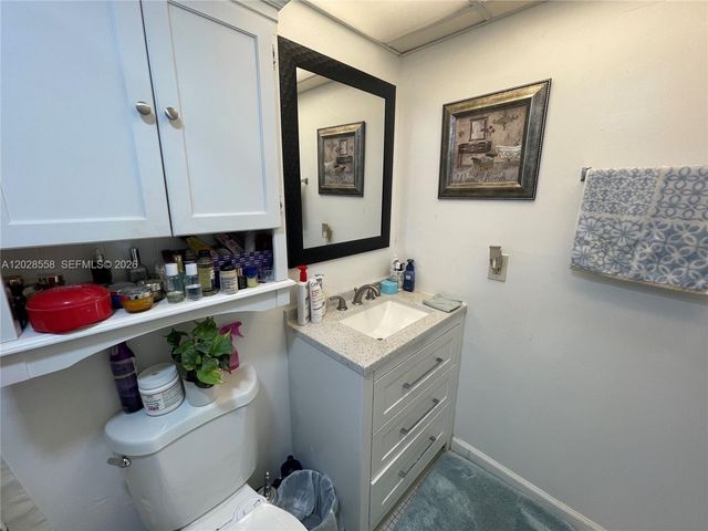 9281 Sunrise Lakes Boulevard 209, Sunrise, FL 33322