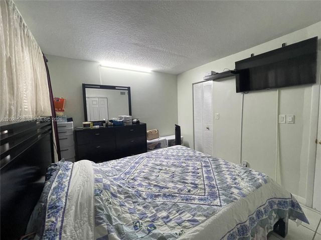 9281 Sunrise Lakes Boulevard 209, Sunrise, FL 33322