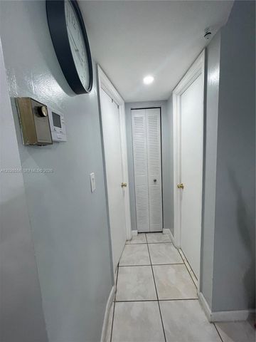9281 Sunrise Lakes Boulevard 209, Sunrise, FL 33322