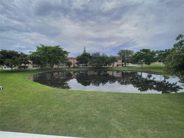 9281 Sunrise Lakes Boulevard 209, Sunrise, FL 33322