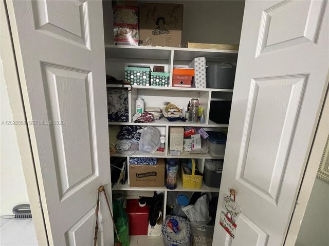 9281 Sunrise Lakes Boulevard 209, Sunrise, FL 33322