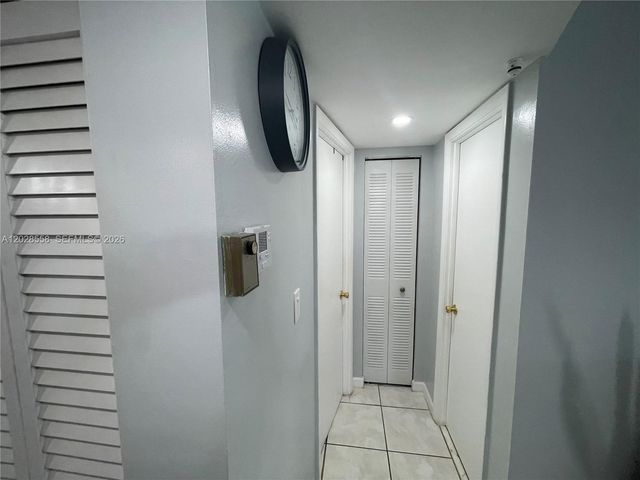 9281 Sunrise Lakes Boulevard 209, Sunrise, FL 33322