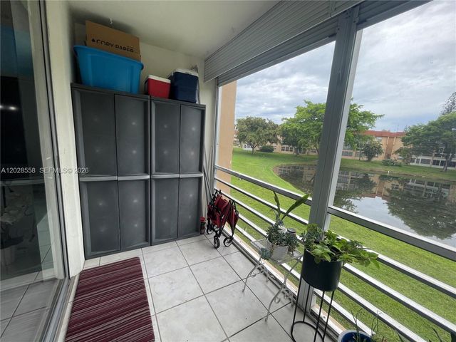 9281 Sunrise Lakes Boulevard 209, Sunrise, FL 33322