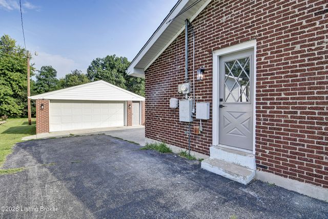6610 Memory Ln, Louisville, KY 40258