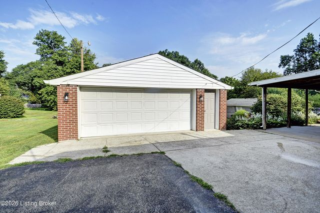 6610 Memory Ln, Louisville, KY 40258
