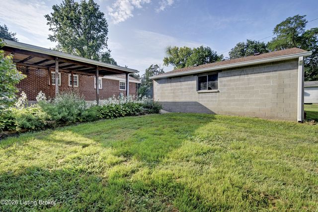 6610 Memory Ln, Louisville, KY 40258