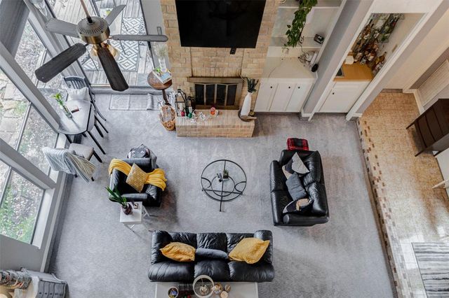 202 Old Bridge Lake, Houston, TX 77069