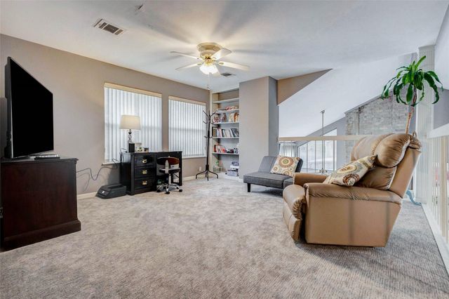 202 Old Bridge Lake, Houston, TX 77069