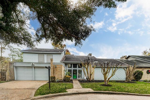 202 Old Bridge Lake, Houston, TX 77069