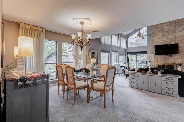 202 Old Bridge Lake, Houston, TX 77069