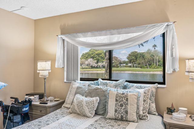 5550 Witney Drive 102, Delray Beach, FL 33484