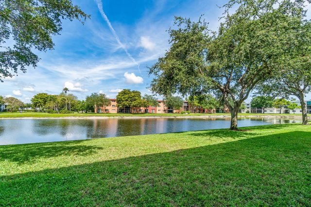 5550 Witney Drive 102, Delray Beach, FL 33484