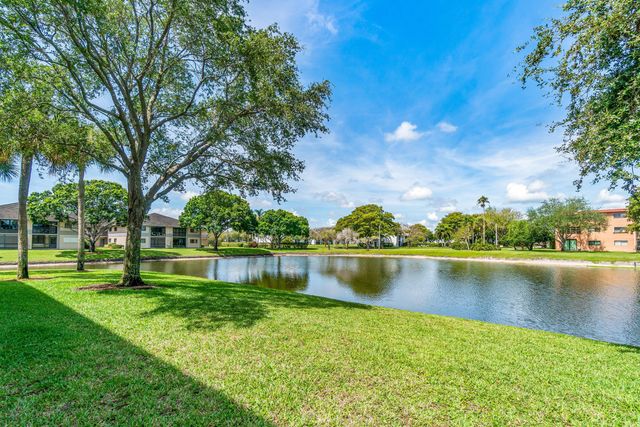 5550 Witney Drive 102, Delray Beach, FL 33484