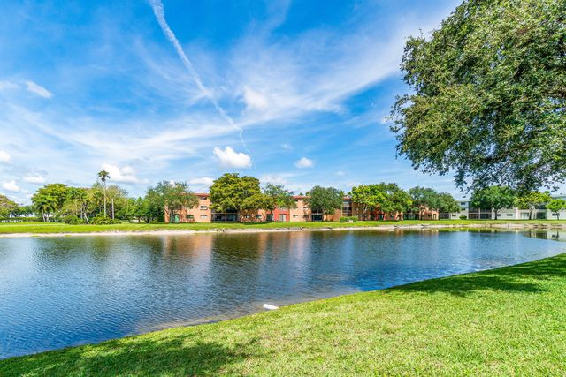 5550 Witney Drive 102, Delray Beach, FL 33484