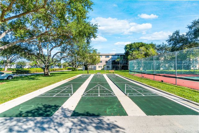 5550 Witney Drive 102, Delray Beach, FL 33484