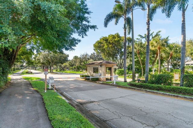5550 Witney Drive 102, Delray Beach, FL 33484