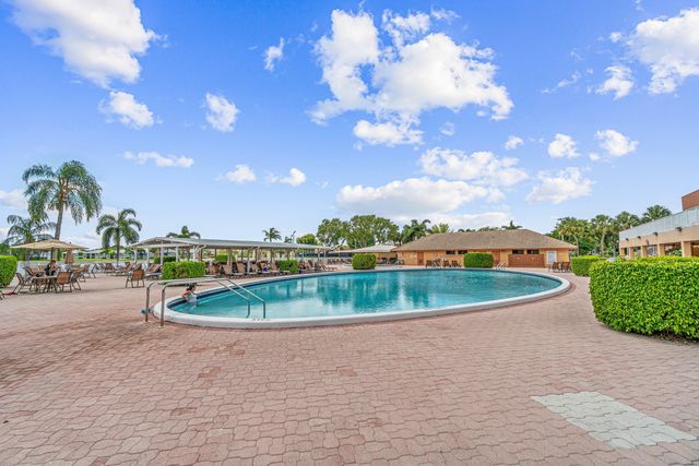 5550 Witney Drive 102, Delray Beach, FL 33484