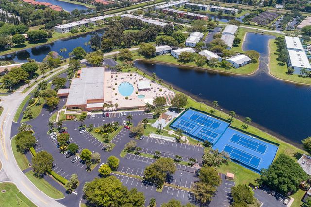 5550 Witney Drive 102, Delray Beach, FL 33484