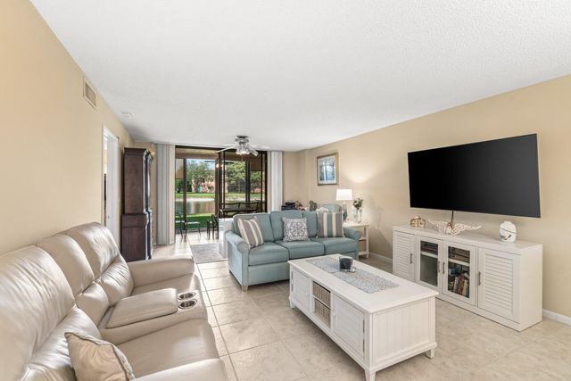 5550 Witney Drive 102, Delray Beach, FL 33484