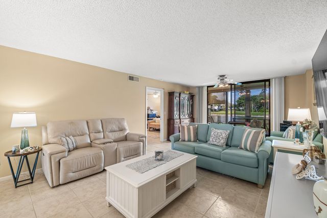 5550 Witney Drive 102, Delray Beach, FL 33484