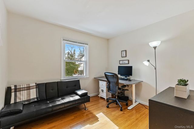 15 Meadow Place, Rye, NY 10580