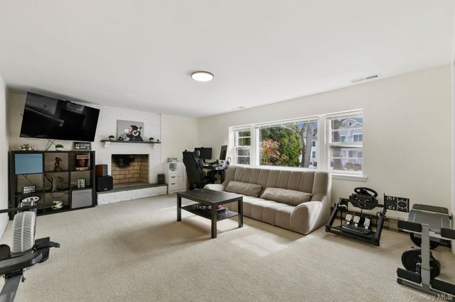 15 Meadow Place, Rye, NY 10580