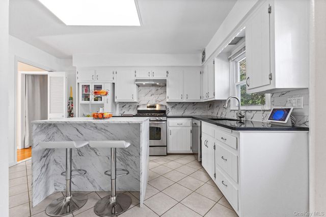 15 Meadow Place, Rye, NY 10580