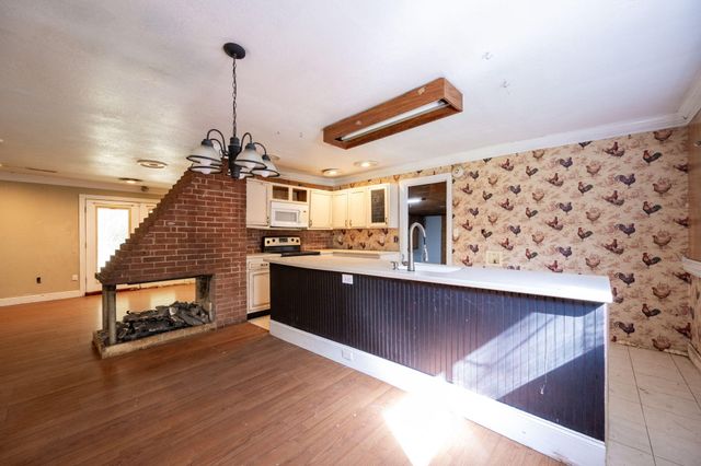 3877 Bonny Oaks Drive, Chattanooga, TN 37406