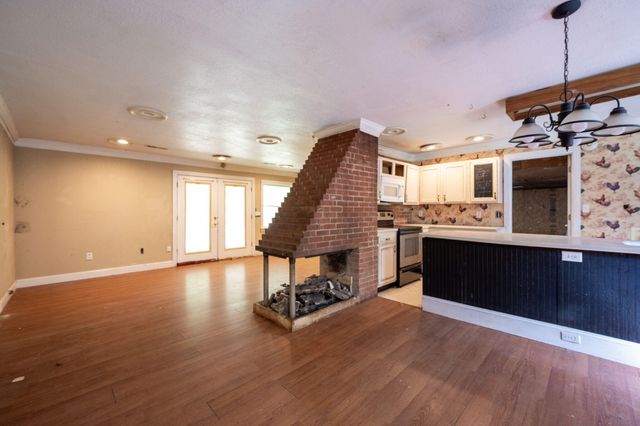 3877 Bonny Oaks Drive, Chattanooga, TN 37406