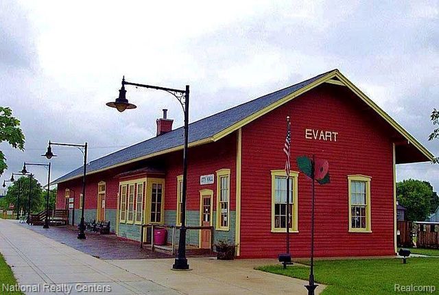 523 N Pine Street, Evart Township, MI 49631