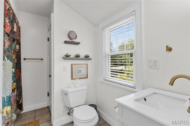 7525 Suffolk Avenue, St Louis, MO 63119