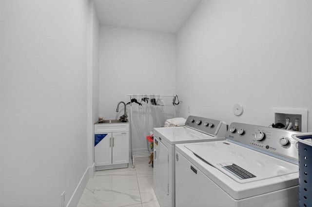 711 NE 6th Street, Boca Raton, FL 33432