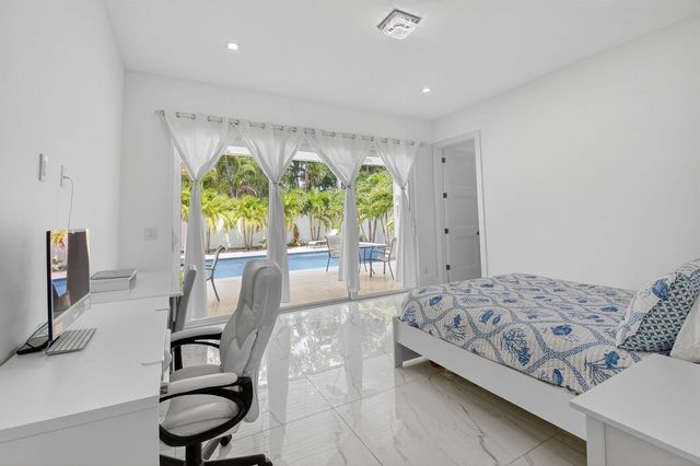 711 NE 6th Street, Boca Raton, FL 33432