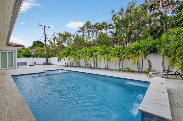 711 NE 6th Street, Boca Raton, FL 33432