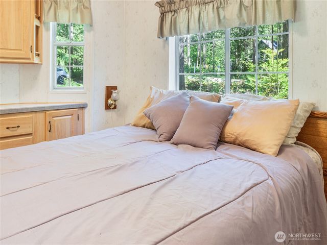 421 N Mt Jupiter Drive, Hoodsport, WA 98548