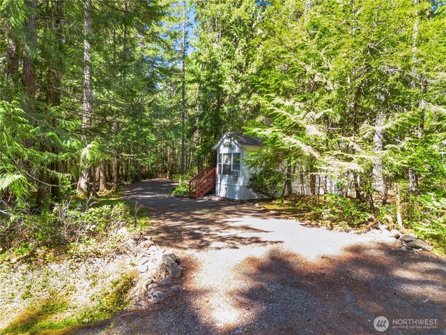 421 N Mt Jupiter Drive, Hoodsport, WA 98548