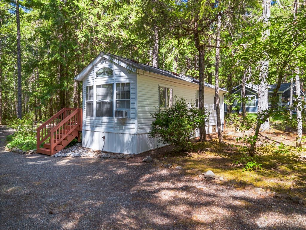 421 N Mt Jupiter Drive, Hoodsport, WA 98548