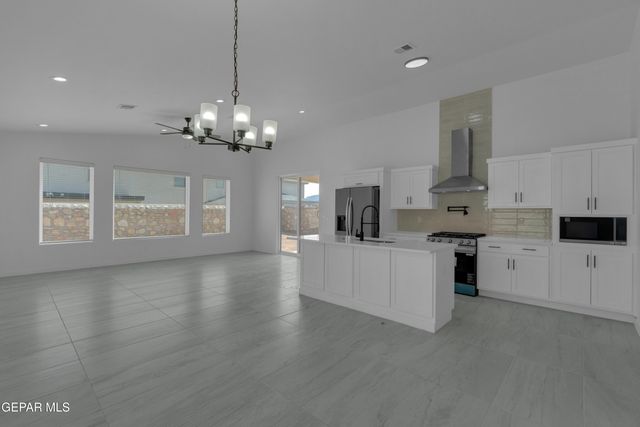 5664 DESERT CALICO Avenue, El Paso, TX 79934